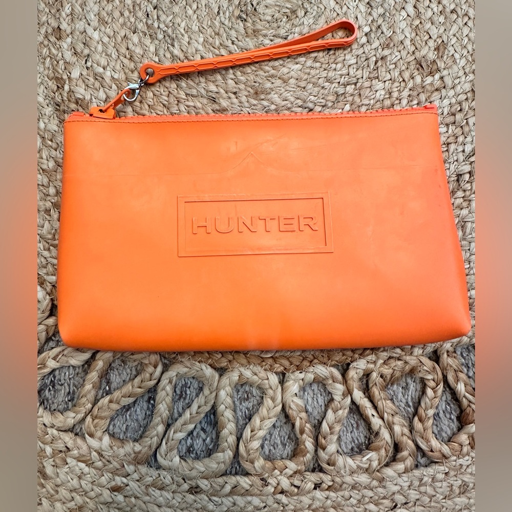 Hunter rubber wristlet